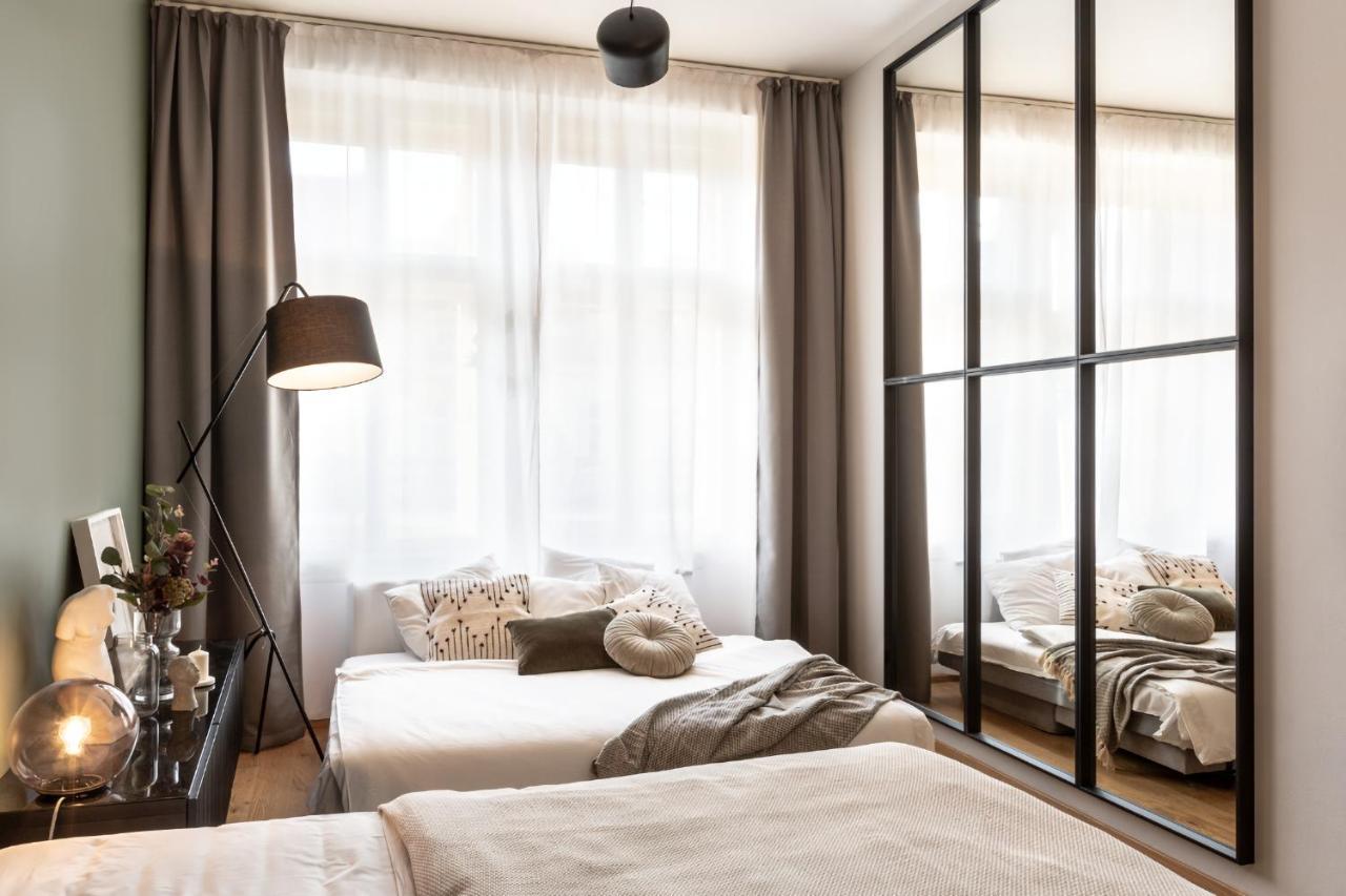 Turnkey I Main Bus Station Apartments Praga Exterior foto